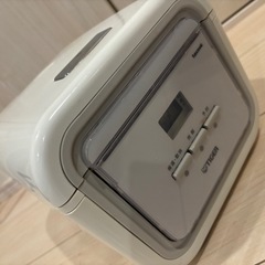おしゃれな炊飯器　3合用　　