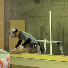 建設内装特殊工事業！施工スタッフ！未経験25万〜の画像