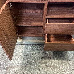 【リサイクルサービス八光】幅88.6㎝　佐藤産業　ヘルム　キャビネット　本棚/収納付きの画像