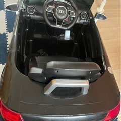 【子供用】電動乗用カー Audi TT RS アウディの画像