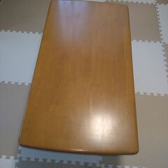 リビングテーブルの画像