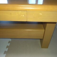 リビングテーブルの画像