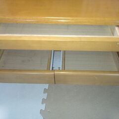 リビングテーブルの画像