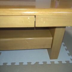 リビングテーブルの画像