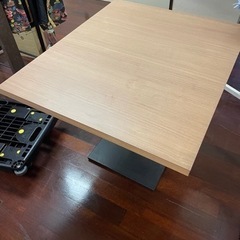 テーブル