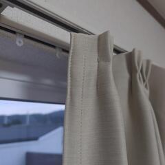 カーテン - ベージュの画像