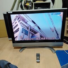 ３７型液晶カラーテレビ。 シャープアクオス。