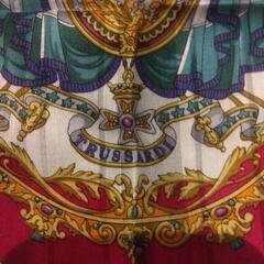 横須賀🆗トラサルディのスカーフの画像
