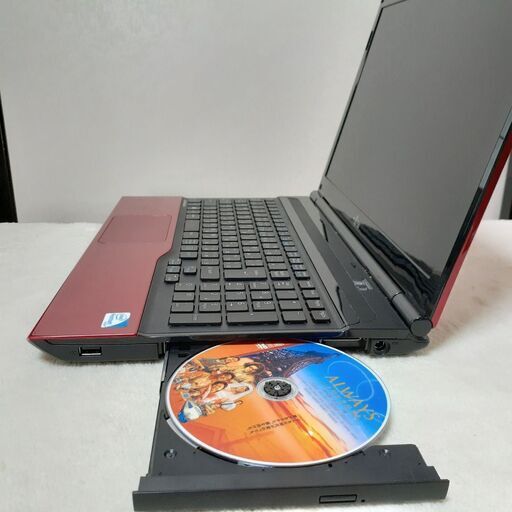 FUJITSU　15インチ　綺麗なレッド　Pentium　8GB　SSD　カメラ　Wi-Fi　マルチ　Microsoft office