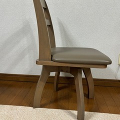 食卓用イスの画像