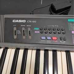 電子キーボード シンセサイザーの画像