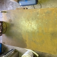 鉄板作業台　溶接作業などに　取り外し可能パイプバイス付き