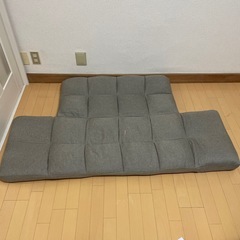 折りたたみソファの画像