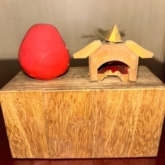 昭和物　獅子の木彫り・ダルマ（民芸品）　レトロ　アンティーク　ミニ扇子２個の画像