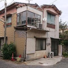 玉野市一戸建て水洗トイレ2つ、駐車場1台