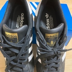 アディダススーパースター黒白の画像