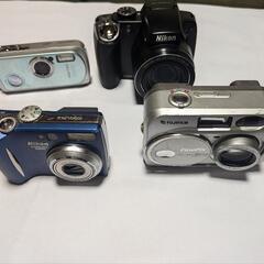 ジャンク デジカメ 3台 Canon、Nikon、FUJIFILM - メルカリ