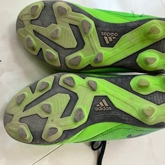 adidas  サッカーシューズの画像