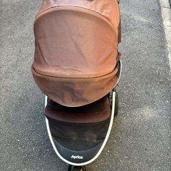アップリカの3輪ベビーカーの画像