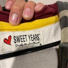 SWEETYEARSパーカーの画像
