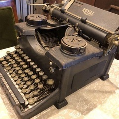 アンティーク　タイプライター　インテリアに🎵の画像