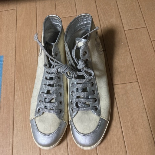 GUCCIハイカットスニーカー
