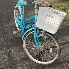 水色シティタイプ自転車バスケット付きの画像