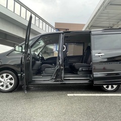 ガソリン代 節約☆S-HYBRID入りました‼️25年式☆月々1.2万円〜分割払い可❗️車検2年付き！大人気☆ニッサン セレナ☆フリップダウンモニター付き☆SDナビ☆走行中DVD見れます☆ETC☆バックカメラ☆ドラレコ付きのフル装備☆両側電動スライドドア☆ウィンカーミラー☆フル装備☆事故修復歴無し☆車内広々三列シート‼️の画像