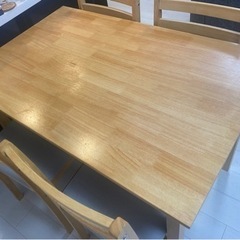 4人掛け　ダイニングテーブル（椅子付き）