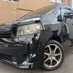 初売り2日から‼️‼️月々1.2万円〜分割払い可❗️車検2年付き！大人気☆トヨタ ヴォクシー ☆SDナビ付き☆走行中DVD見れます☆ETC付き☆両側電動スライドドア付き☆社外アルミホイール装着☆ドライブレコーダー付きのフル装備☆車内広々三列シート‼️の画像