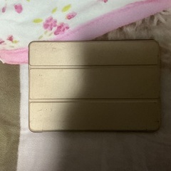 Apple iPad 第7世代 128GB ゴールド 10.2” Wi-Fi.。OS 18.0.1。良い状態。傷はありません。の画像