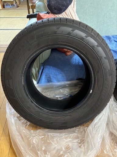 キャラバン　夏タイヤ　195/80r15 新車外し