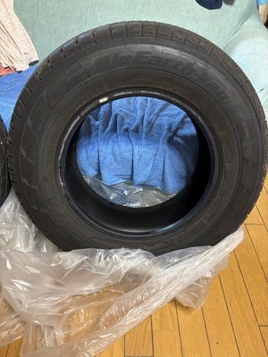 キャラバン　夏タイヤ　195/80r15 新車外し