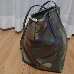 COACH　迷彩柄カバンの画像