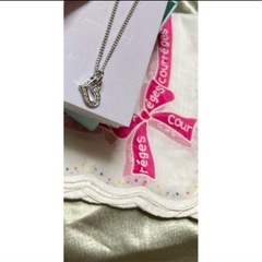 Courreges クレージュ ハートネックレス・ハンカチのセットの画像