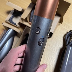未使用に近いDyson ドライヤー　hs05の画像