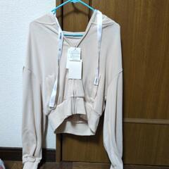 ニコルンパーカー　新品