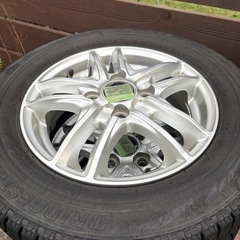 スタッドレスタイヤ4本セット 155/70R13 ブリヂストンの画像