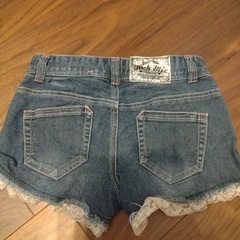キッズ　女児　ショートパンツ　１４０サイズの画像