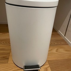 東京インテリア　ゴミ箱白