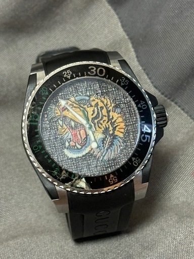 GUCCIタイガー時計
