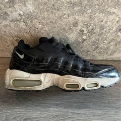 ナイキ　エアマックス95 黒の画像