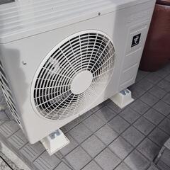 シャープエアコンプラズマクラスターAY-G28DH  令和6年6月シャープ専門業者にて室外機　基盤2箇所　新品交換済み　交換修理費用20000円　交換書類添付写真　配管込み　リモコン付き　配管取外し無しで設置のためそのまま使えます。場所により取り付け費用無しですよ。2018年購入金額約60000円取り付け費用（配管代）13000でした。なので2018年に購入取り付けですが基盤新品の為2024年製みたいなものです。動作確認してます。小屋に　趣味の部屋に　車庫にの画像
