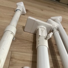 押入用突っ張り棒の画像