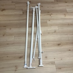 押入用突っ張り棒の画像