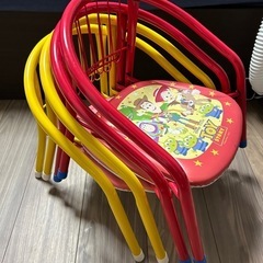 値下げ　子ども椅子　トイストーリーとプーさんの画像