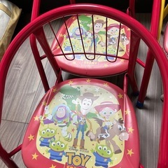 値下げ　子ども椅子　トイストーリーとプーさんの画像
