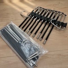 スラックスハンガー