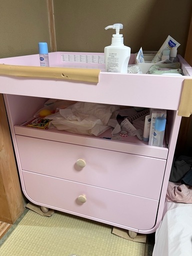 ikea スンドヴィーク　おむつ替え台