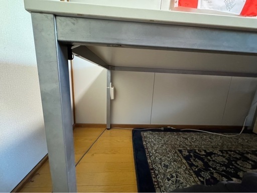 美品　真っ白なテーブル
